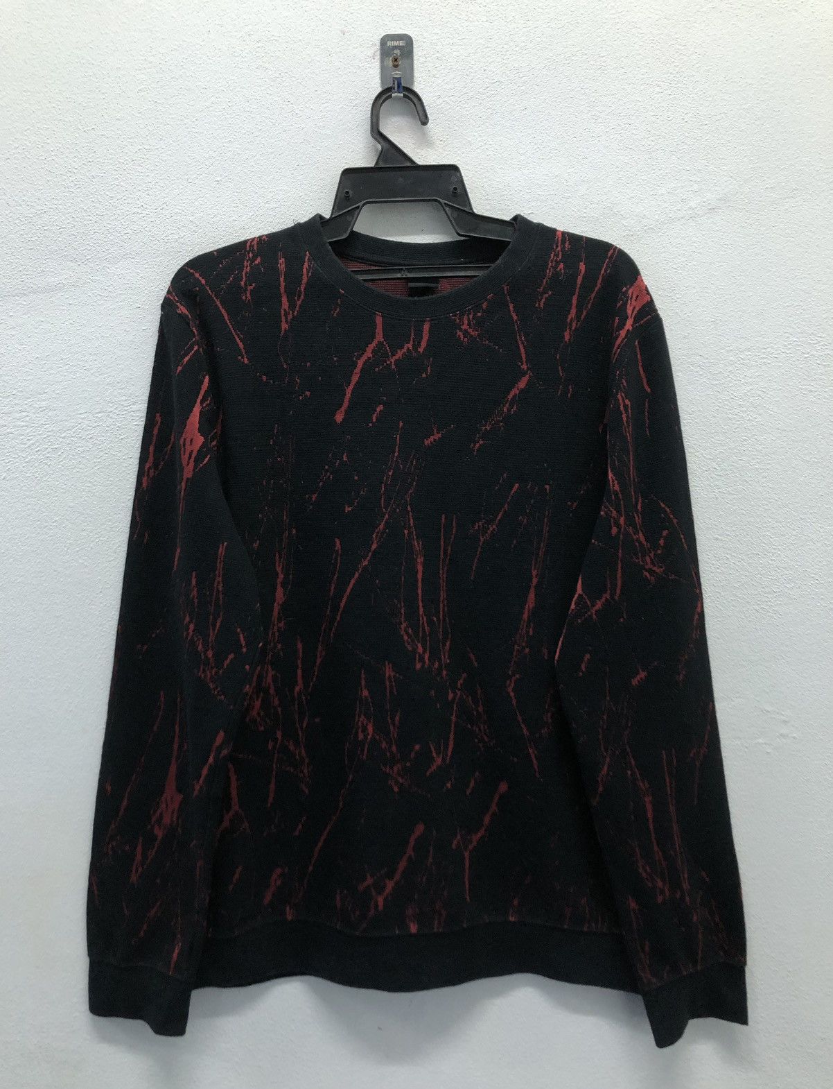 H&M H&M Black & Red Marble Print Sweatshirt Size US M / EU 48-50 / 2 - 1 Thumbnail