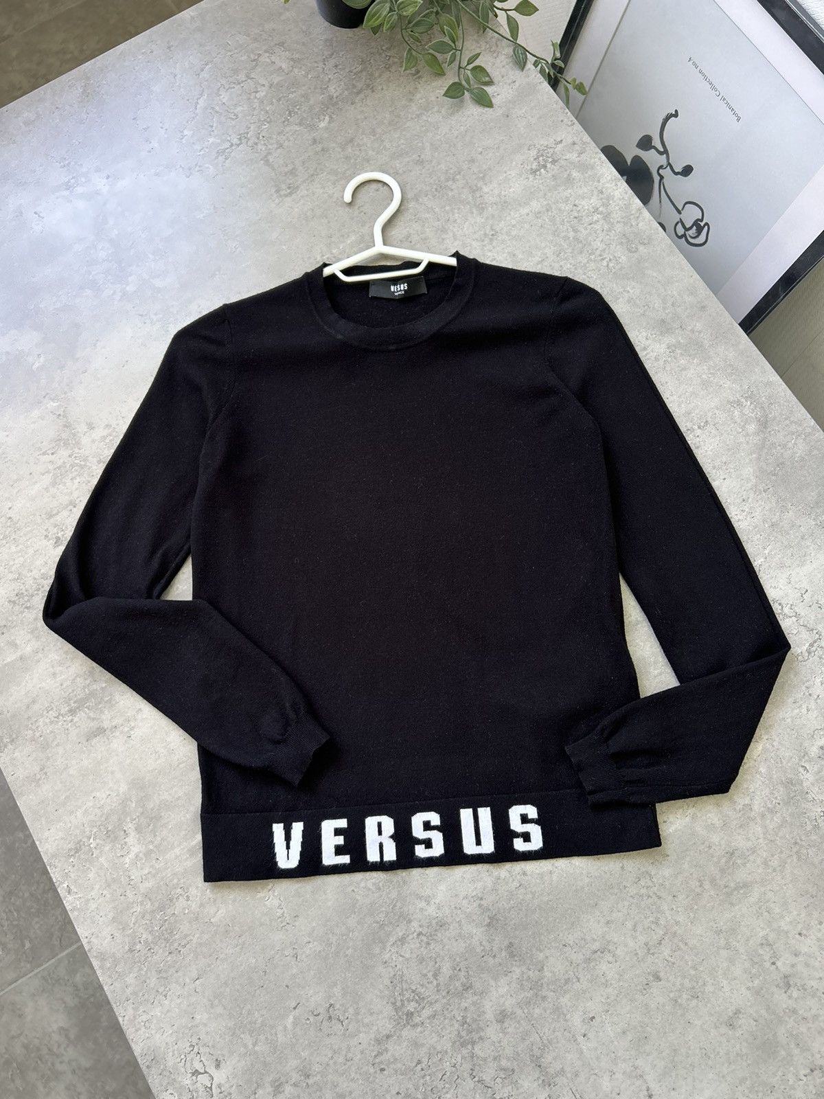 Versace Versace versus black luxury sweater , old money Size S / US 4 / IT 40 - 1 Thumbnail