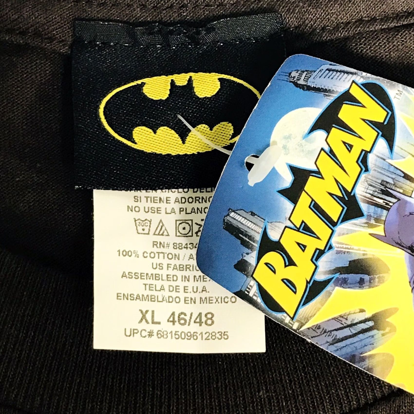 DC Comics VINTAGE DC Comics Men Batman Shield Logo Distressed Graphic Short Sleeve T-shirt XL Size US XL / EU 56 / 4 - 3 Thumbnail