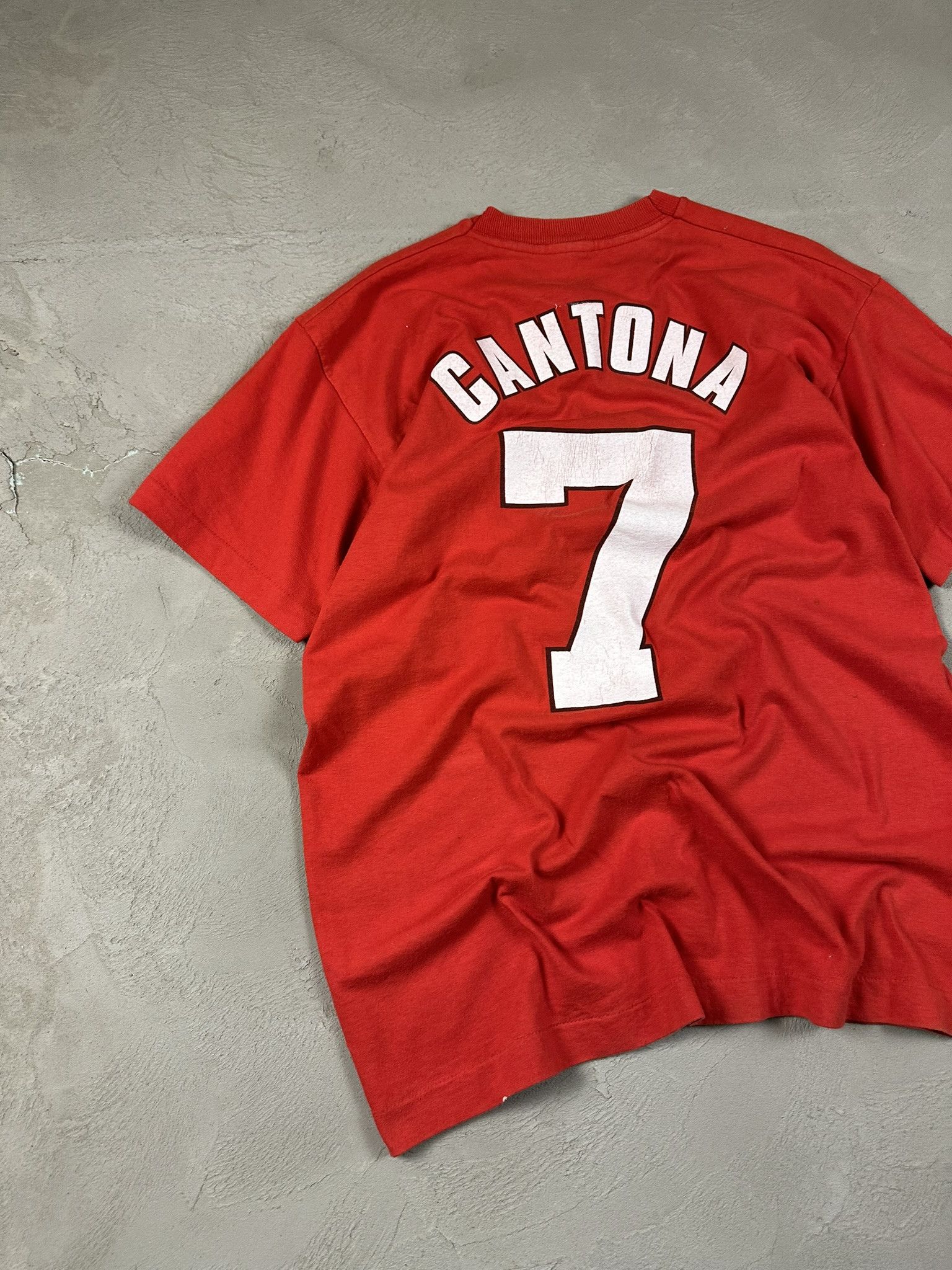 Vintage 90s Vintage Eric Cantona Manchester United Soccer T-shirt Size US L / EU 52-54 / 3 - 12 Thumbnail