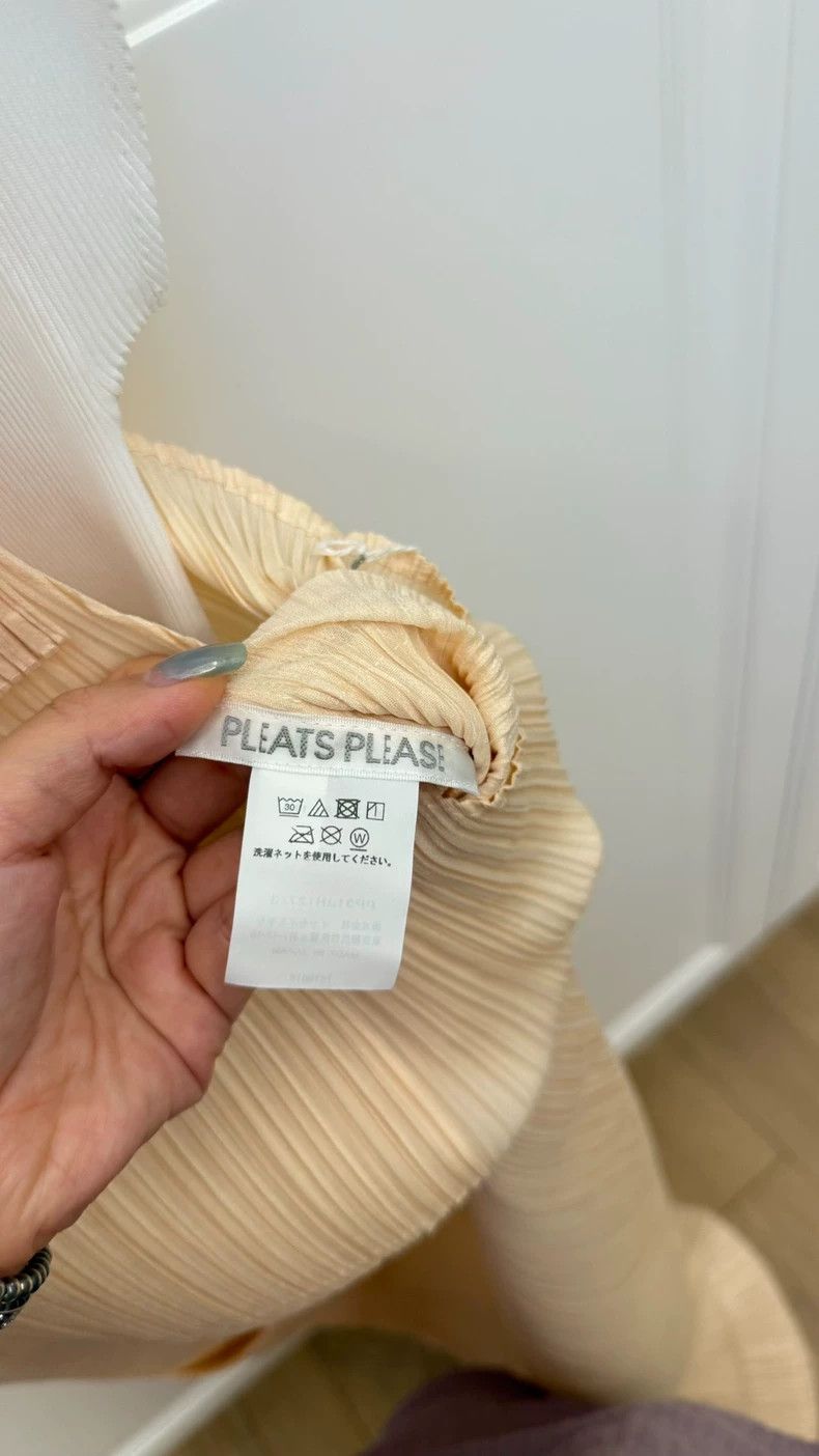 Issey Miyake Issey Miyake size:3 Beige pleated halter dress Size XS / US 0-2 / IT 36-38 - 4 Thumbnail