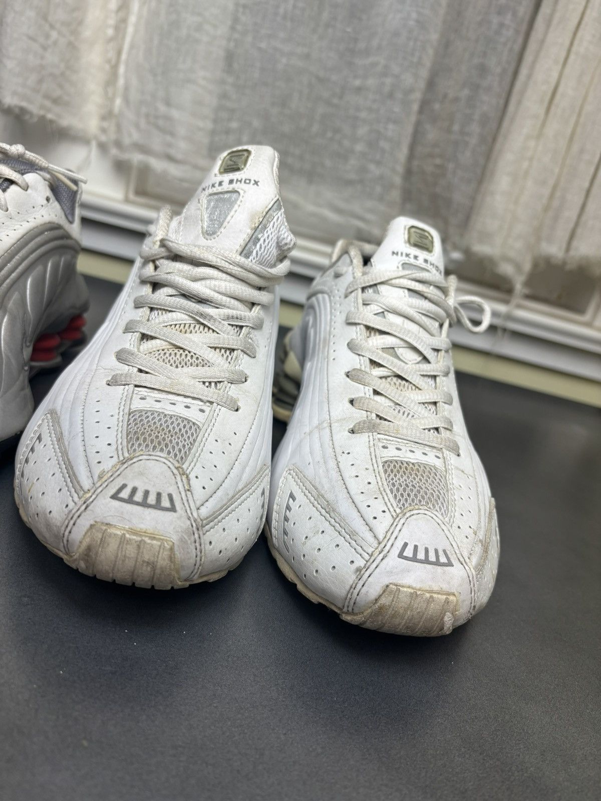 Nike × Vintage 2 Pairs OG 2001 Nike Shox R4 Vintage Nike Beater 104265 Size US 10.5 / EU 43-44 - 25 Thumbnail