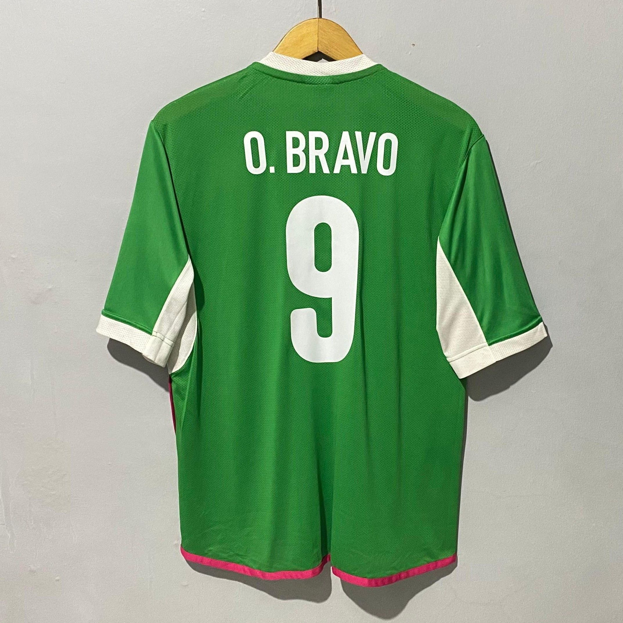 Atletica Mexico Olympic Athen 2004 Home Jersey Omar Bravo Size US M / EU 48-50 / 2 - 2 Thumbnail
