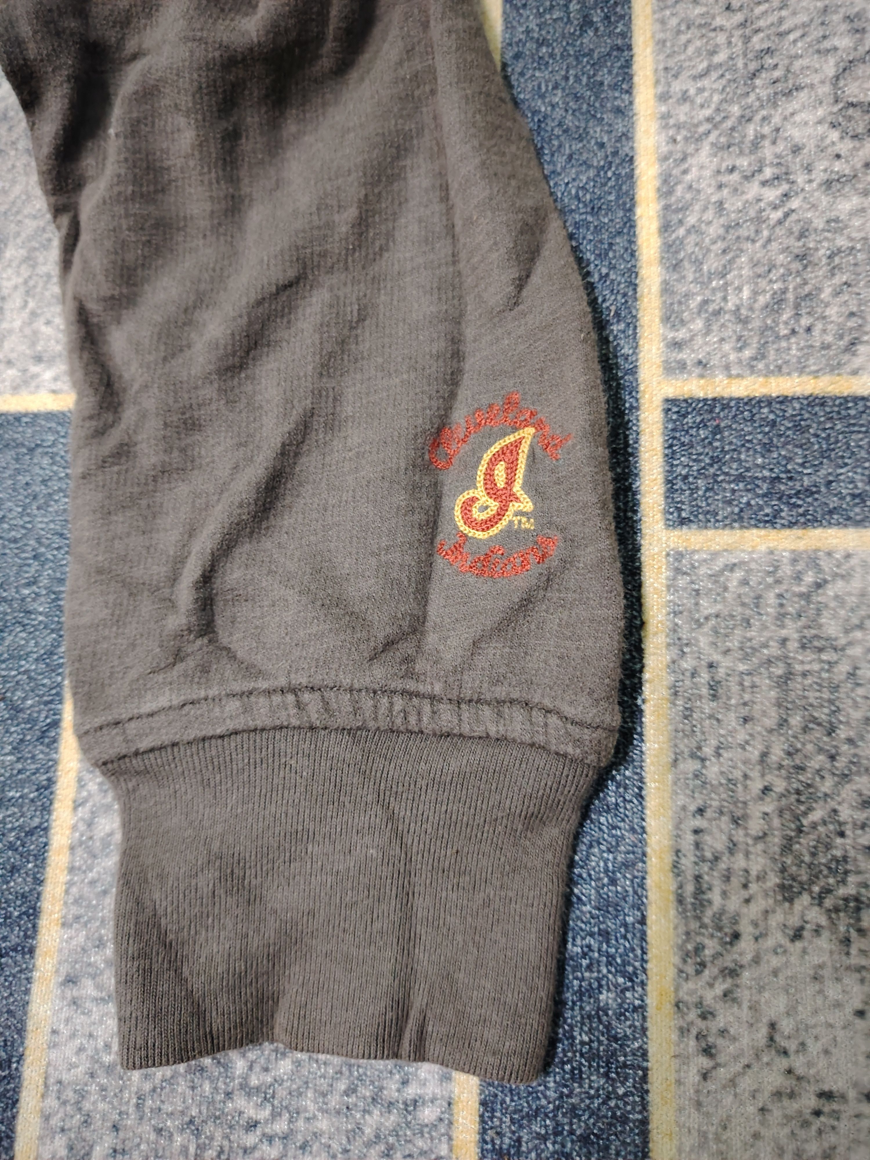 MLB 2017 MLB Cleveland Indians x Uniqlo Hoodie Size US L / EU 52-54 / 3 - 9 Thumbnail