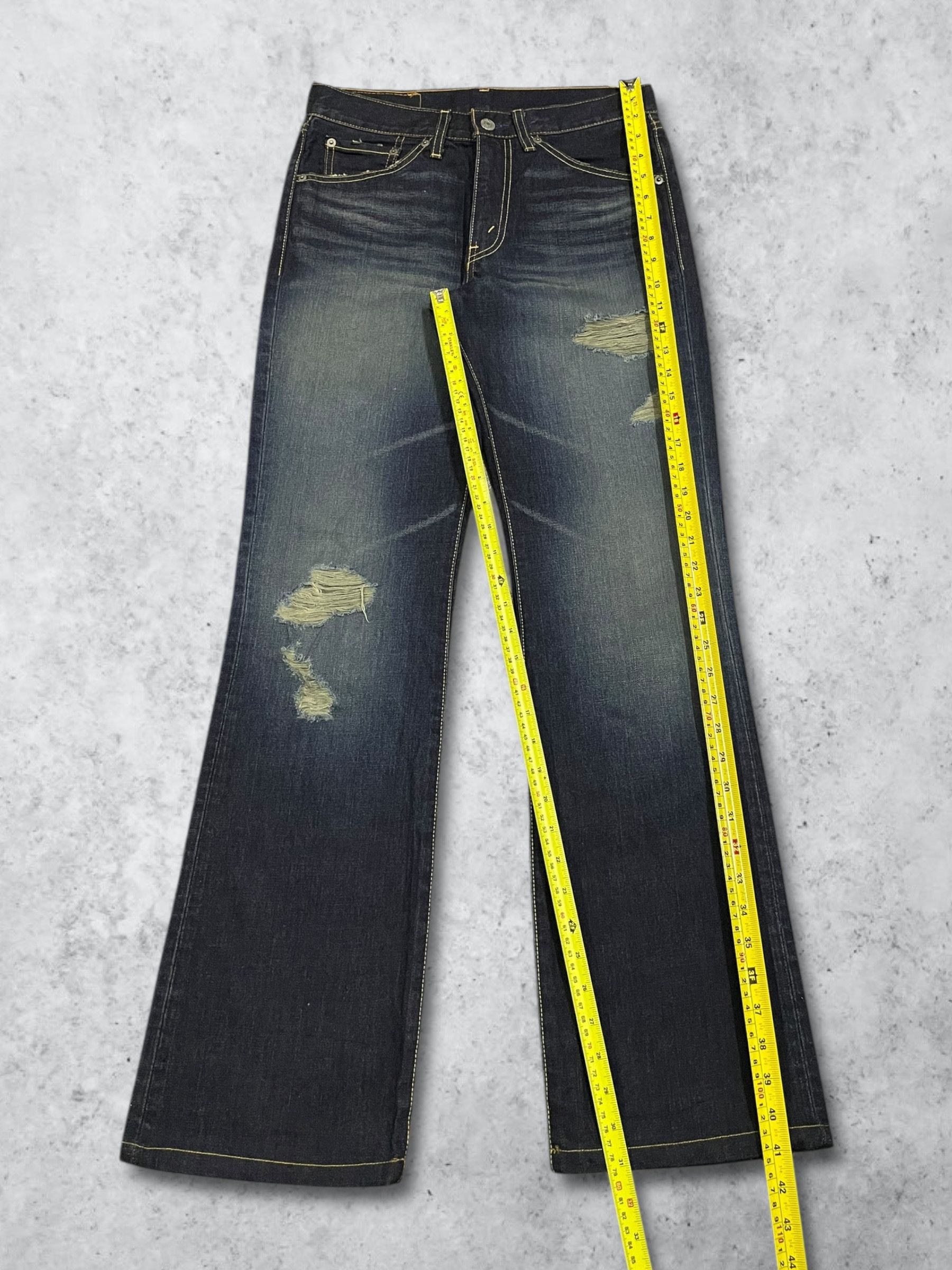 Levi's Vintage Y2K Levi’s Distressed Dark Blue Washed Bootcut Jeans Size US 29 - 16 Thumbnail