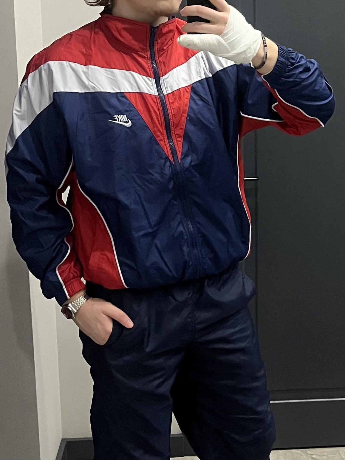 Nike Vintage Nike Sportswear Heritage Windrunner – Navy/Red/White Size US M / EU 48-50 / 2 - 1 Thumbnail