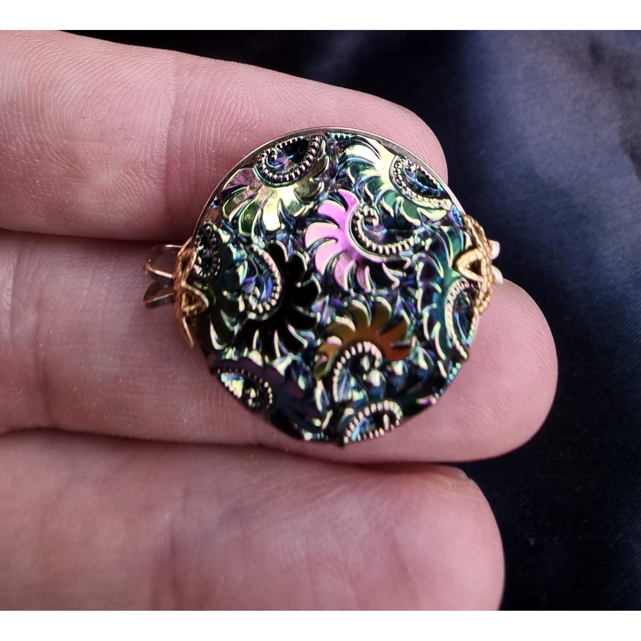 Other Vintage Northern Lights Carnival Glass Clip On Earrings Size ONE SIZE - 5 Thumbnail
