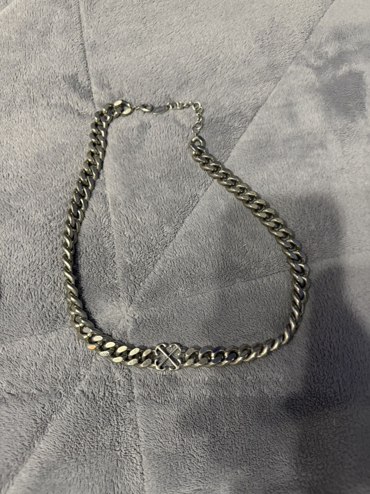off white arrow chain necklace