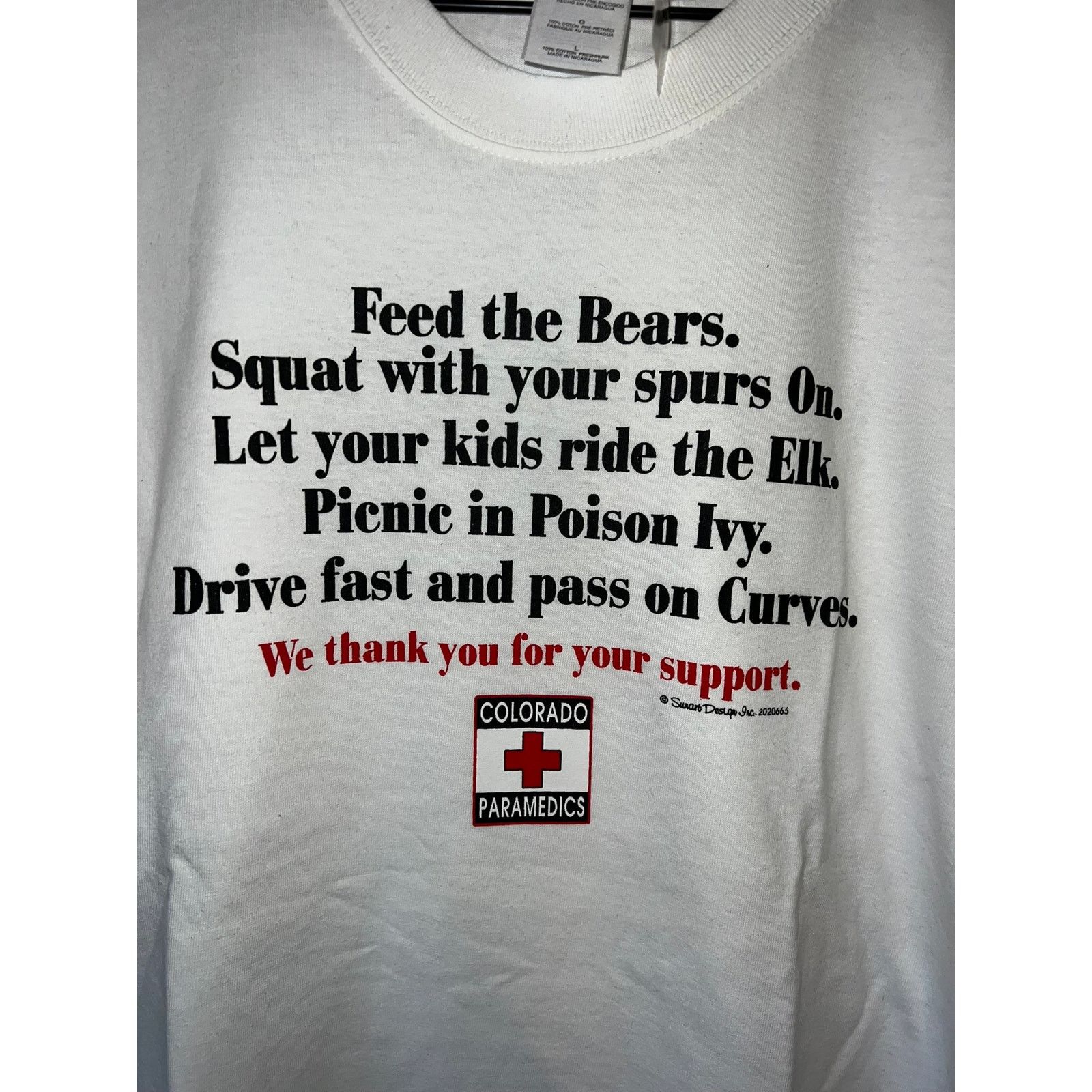 Gildan Y2K Colorado Paramedics Feed The Bears Joke Humor Shirt L Size US L / EU 52-54 / 3 - 2 Thumbnail