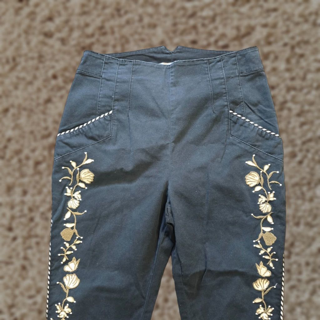 Anthropologie Anthropologie Pants Womens 8 Blue Floral Embroidery Tapered Ankle Boho Casual Size 30" / US 8 / IT 44 - 1 Thumbnail