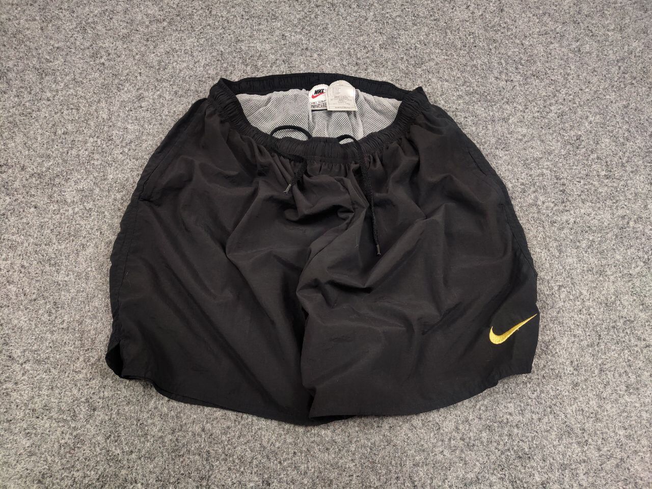 Nike Vintage 90's Nike Big Swoosh Black Nylon Light Shorts Size US 34 / EU 50 - 2 Thumbnail