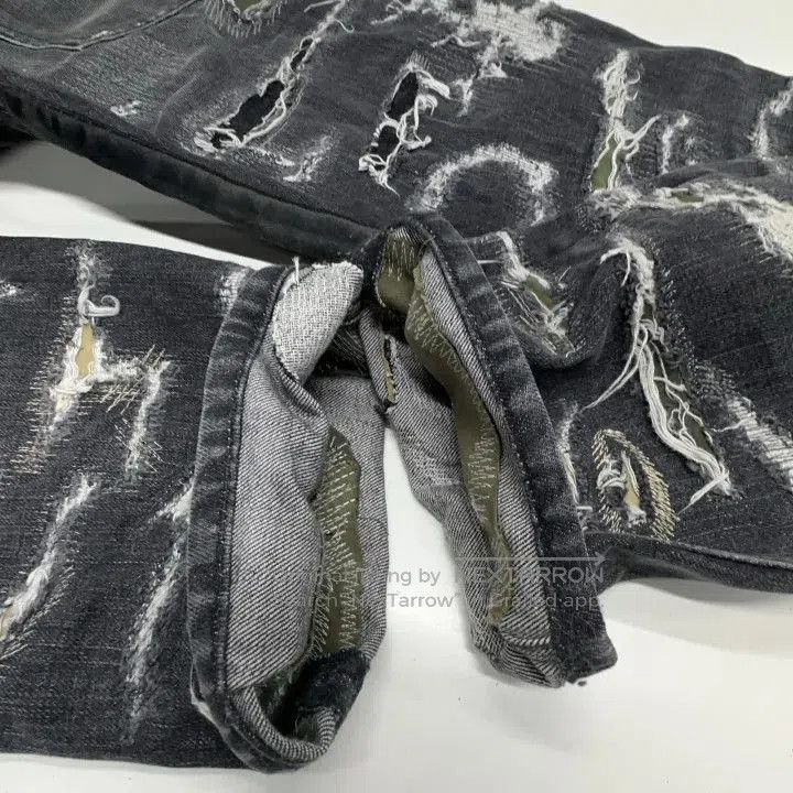 Givenchy Givenchy SS23 Black Ripped Jeans for Men. Size US 31 - 9 Thumbnail