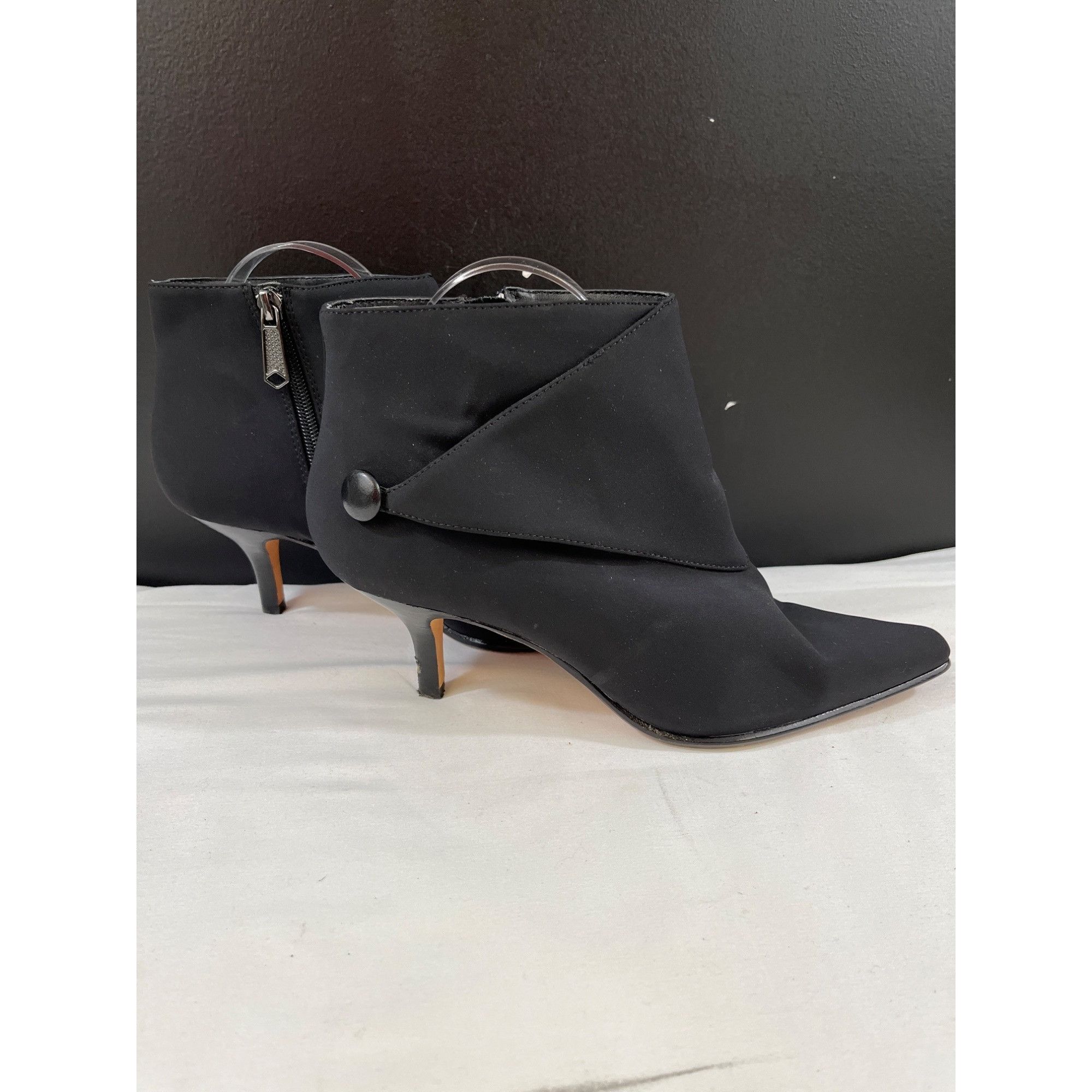 Donald Pliner Donald J Pliner Loli Women's Black Shoes/Boots Size 8.5M SKU Size US 8.5 / IT 38.5 - 1 Thumbnail