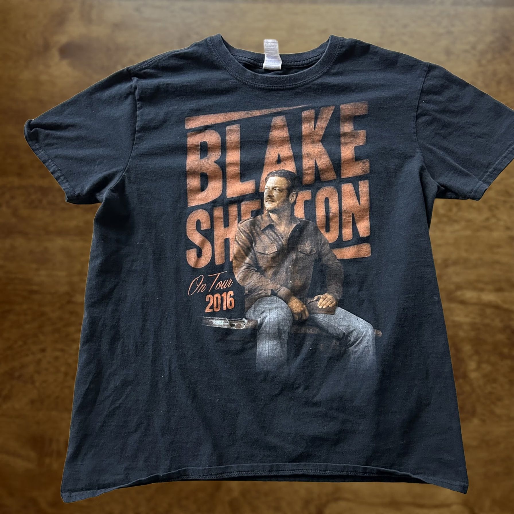 Gildan VINTAGE Blake Shelton Gildan Shirt Mens Large Black 2016 Tour Concert Tee T-Shirt Size US L / EU 52-54 / 3 - 1 Thumbnail