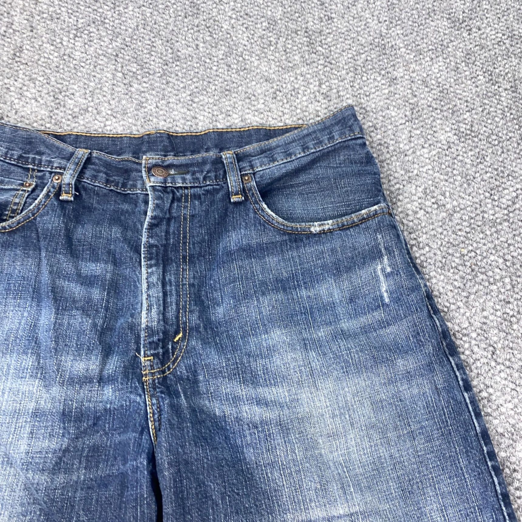 Levi's Levi's 569 Shorts Mens 34 Blue Denim Loose Fit 11 Inseam 5 Pocket Distressed Bermuda Mens Casual Shorts Distressed Size US 34 / EU 50 - 2 Thumbnail