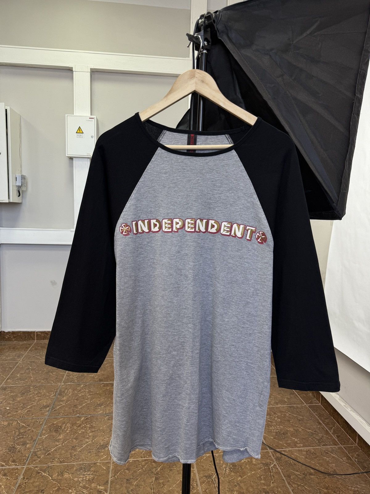 Independent Truck Co. 🇺🇸 Vintage Y2K Independent Truck Company 3/4 Sleeve Retro Size US L / EU 52-54 / 3 - 1 Thumbnail