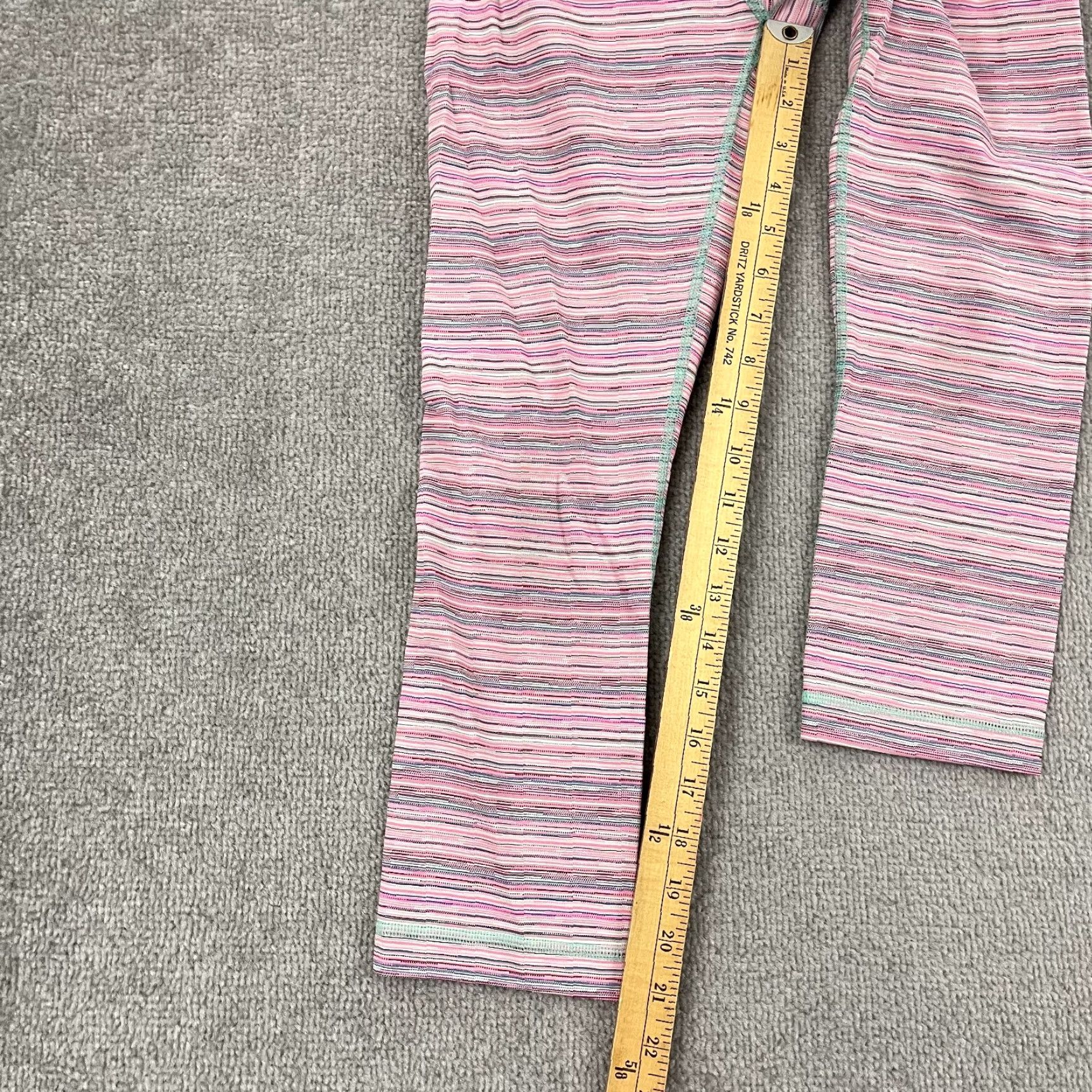 Lululemon VINTAGE? No. Lululemon Wunder Under Crop II Womens Sz 6 W26 L21 Pink Stripe Active Yoga Gym Size ONE SIZE - 7 Thumbnail