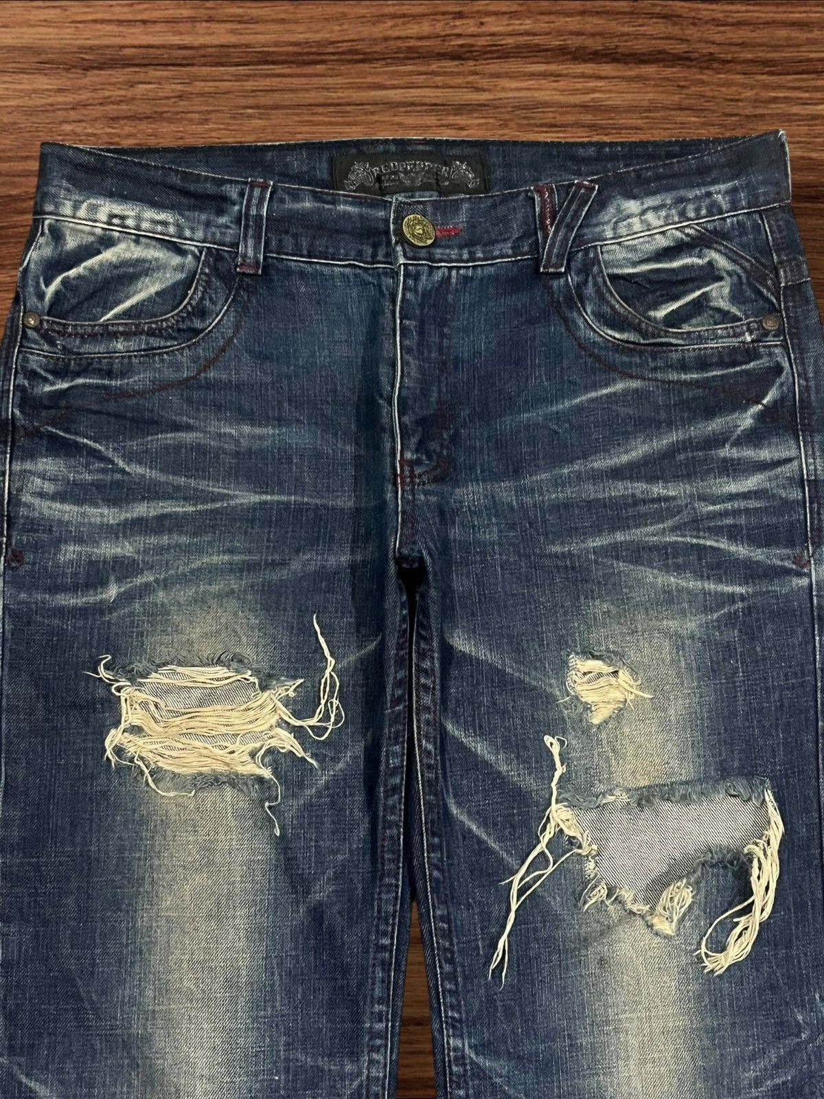 Le Grande Bleu (L.G.B.) Japanese Red & Pepper Slogan Red lips Embroidered Fade Jeans Size US 34 / EU 50 - 4 Thumbnail