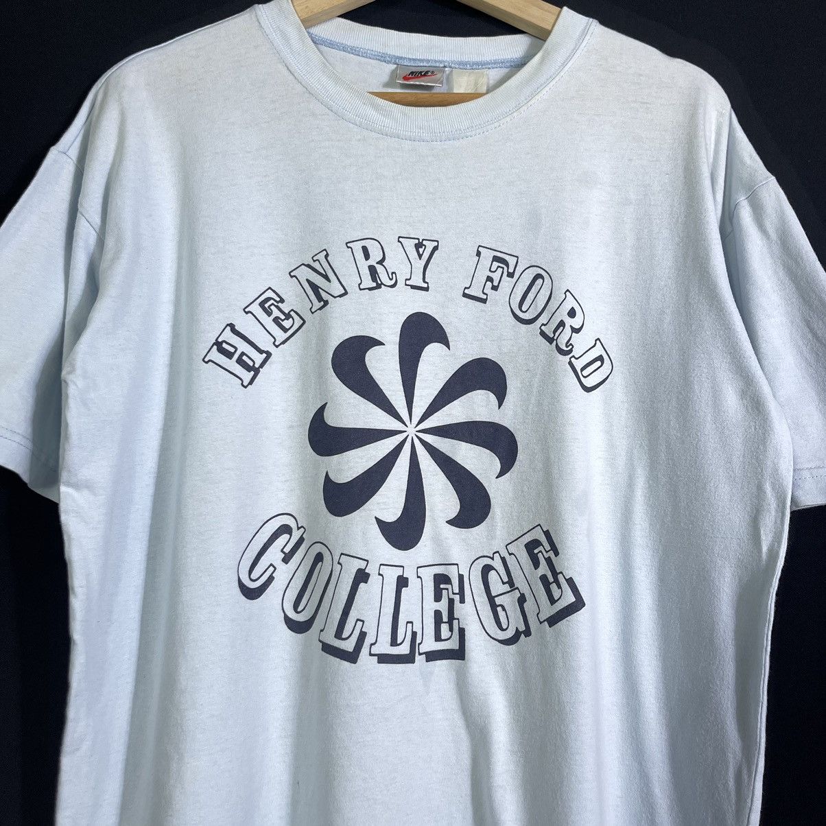Nike × Vintage Rare! Vintage Nike Pinwheel Henry Ford College Tshirt Size US M / EU 48-50 / 2 - 2 Thumbnail