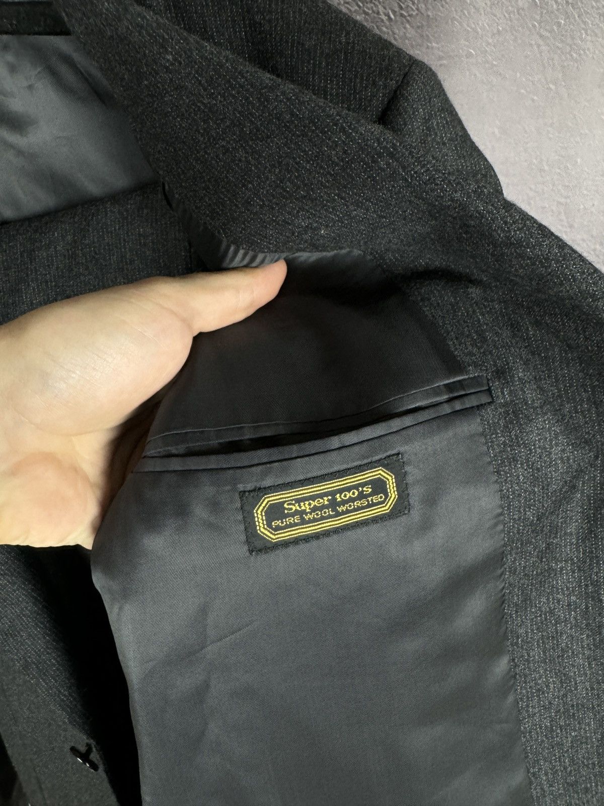 Burberry Burberry’s grey striped 2 pcs pure 110s wool suit 3 button Size 42R - 12 Thumbnail