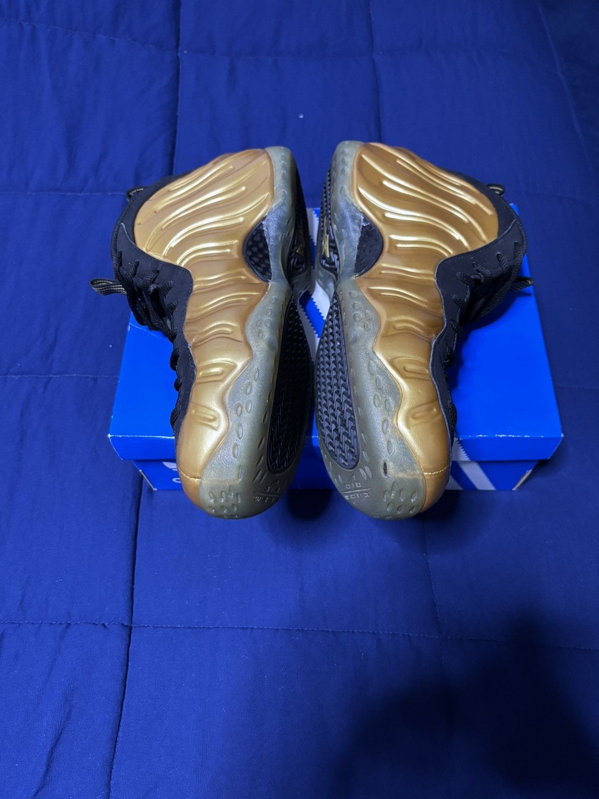 Nike Nike Air Foamposite One Metallic Gold Size 11.5 Size US 11.5 / EU 44-45 - 4 Thumbnail