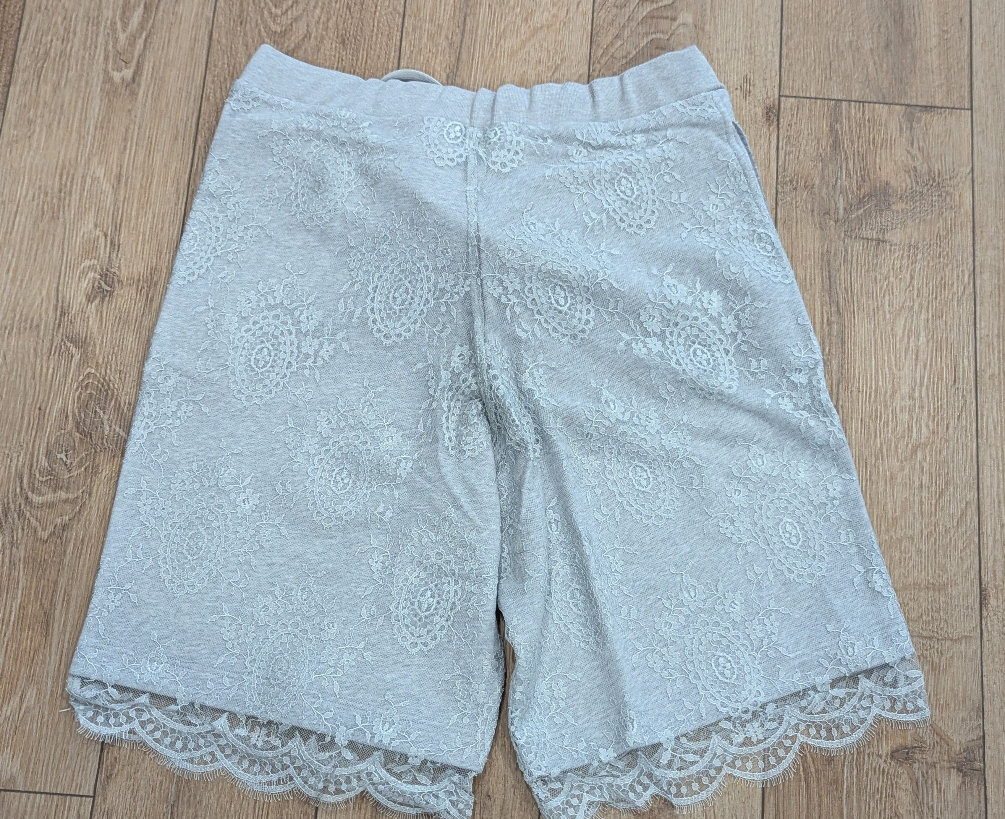 Burberry Burberry Lace Overlay Drawstring Shorts Light Gray Small Size US 30 / EU 46 - 3 Thumbnail