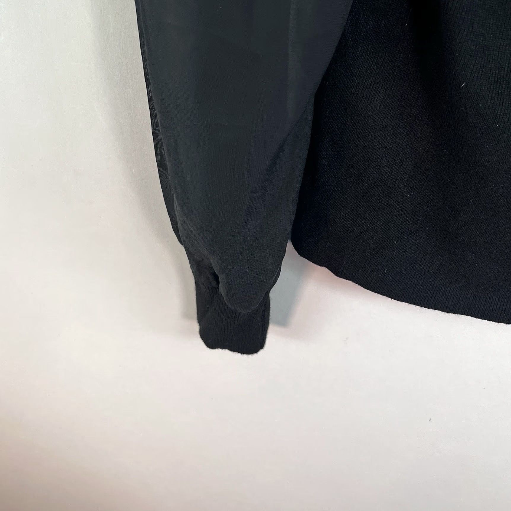Vintage Carmen Shirt? (Original title says Sweater) Size M / US 6-8 / IT 42-44 - 4 Thumbnail