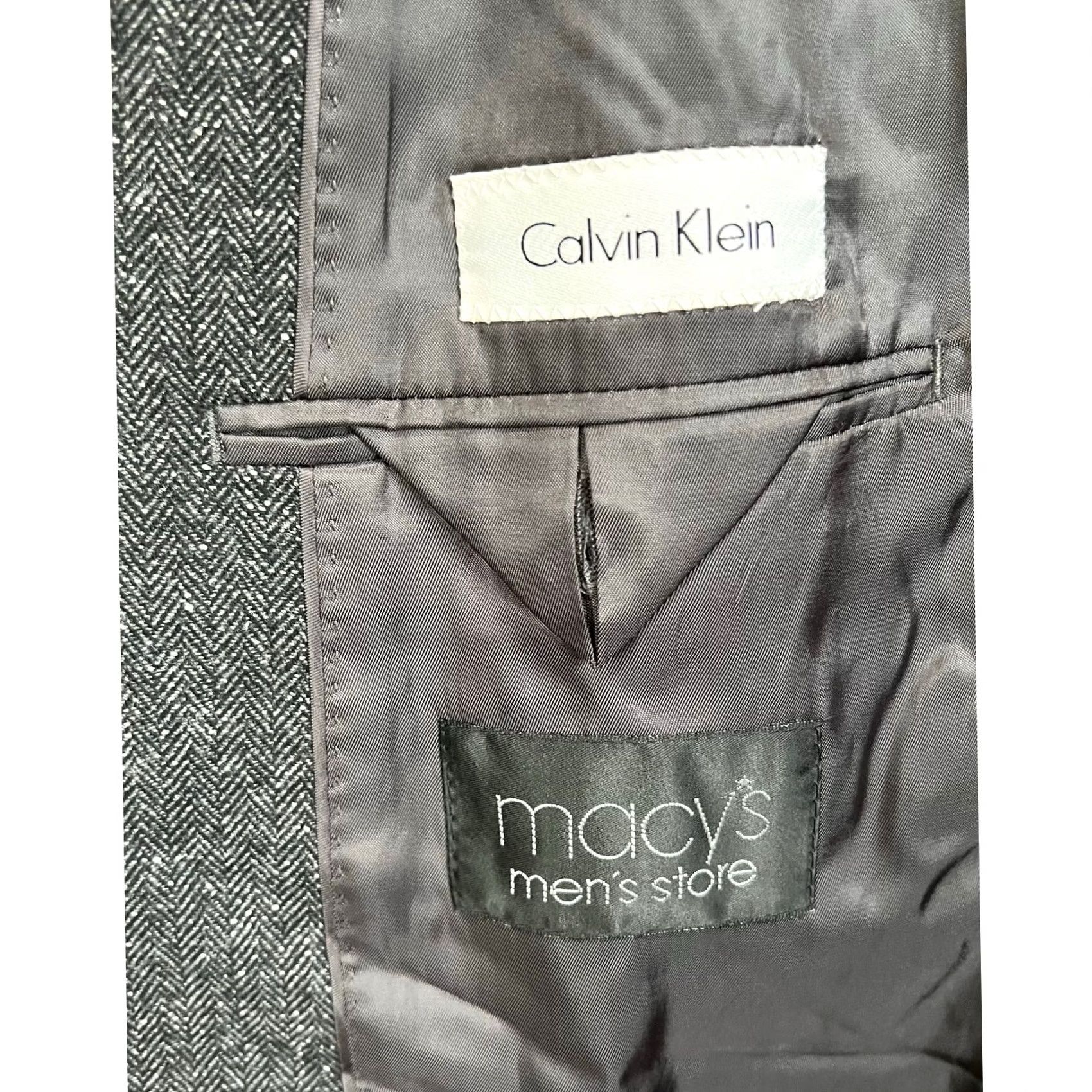 Calvin Klein Calvin Klein Blazer Sport Coat Gray Speckled Herringbone Wool Silk Blend 44L Mens Jacket Regular Modern 44L Gray Mens Blazer Size 44R - 7 Thumbnail