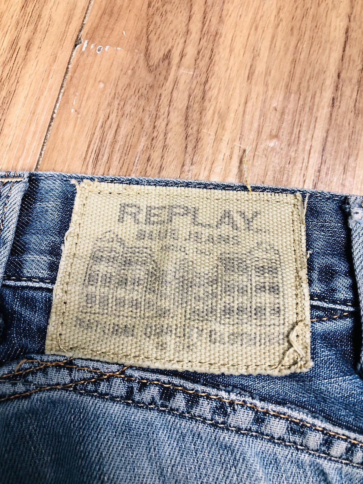 Replay REPLAY Regular Fit Distressed Jeans (38) Size US 31 - 19 Thumbnail