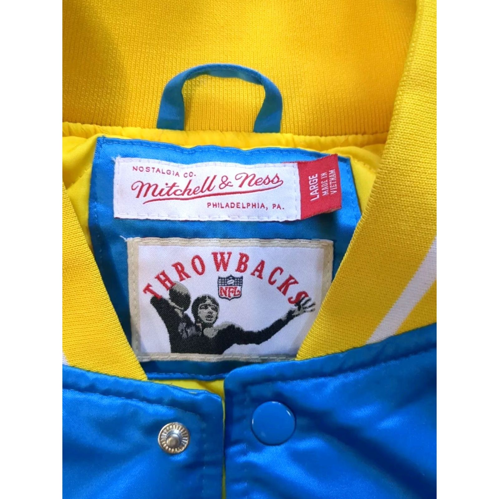 Mitchell & Ness Mitchell & Ness Los Angeles Chargers Throwback Jacket L Varsity Jacket Blue NFL Retro Football Men Chest 46" Logo Pockets Band Collar Button Coat Size US L / EU 52-54 / 3 - 3 Thumbnail