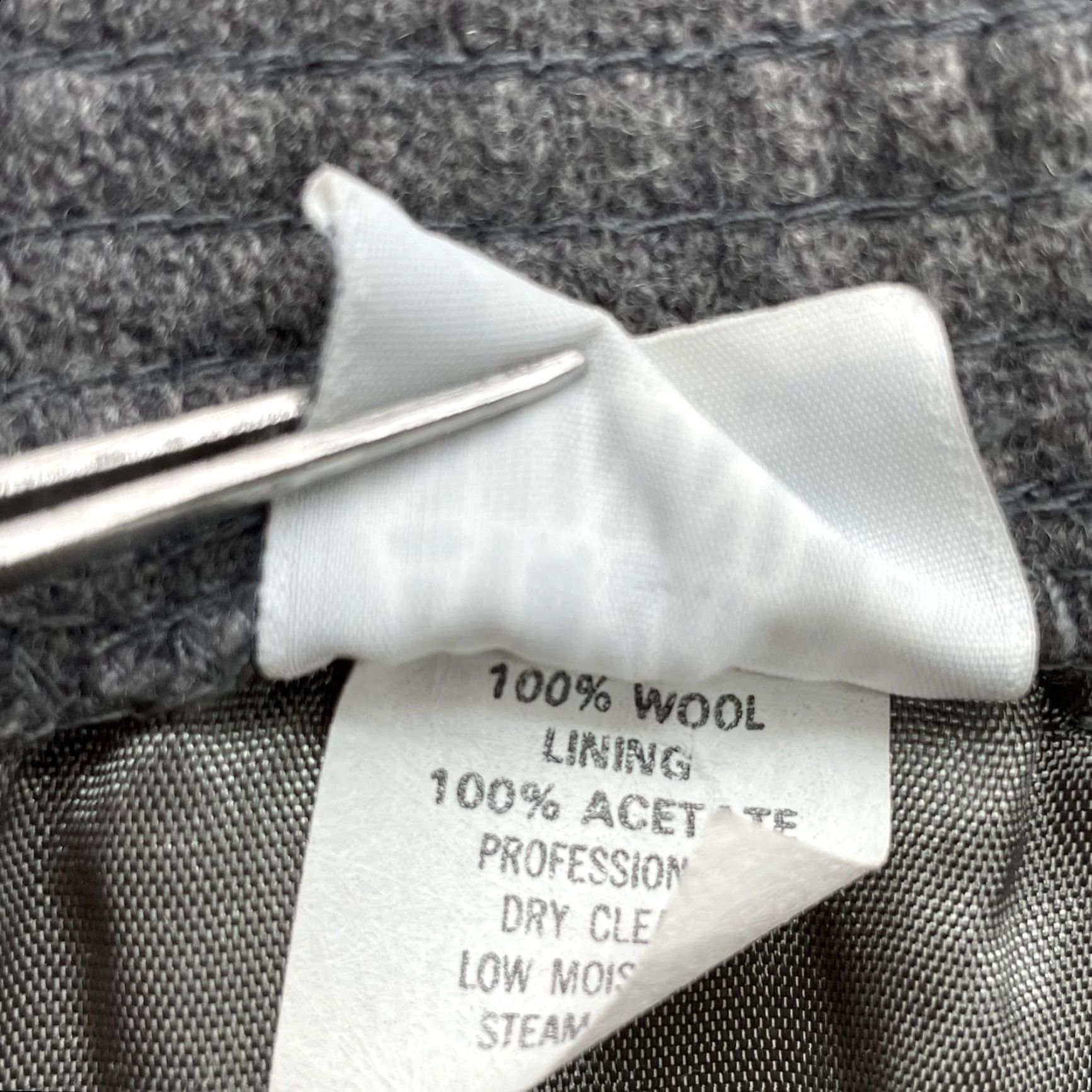 Vintage VTG Alfred Dunner 100% Wool Skirt Women's 18 Pencil Office Academia Classic USA Skirt Midi Tweed Wool Gray 90s Vintage Womens Pants? Size 40" / US 18 - 6 Thumbnail