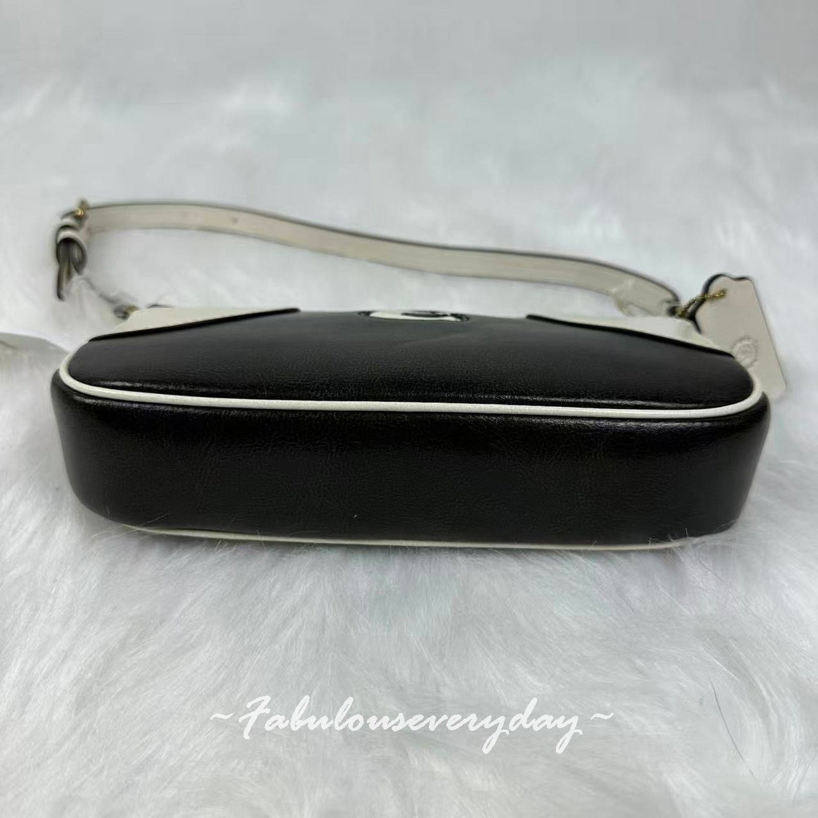 Coach Coach Coachtopia Bowling Small Shoulder Bag Black CFB01 NWT Size ONE SIZE - 6 Thumbnail