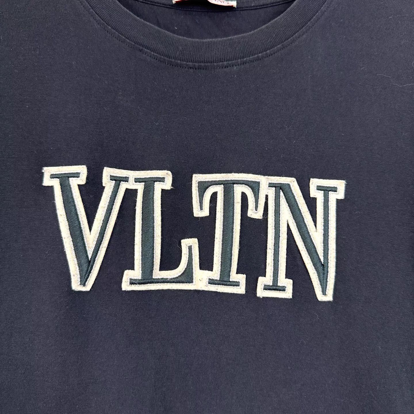 Valentino Valentino Men's Black Embroidered Logo Short Sleeve K12 Size US L / EU 52-54 / 3 - 4 Thumbnail