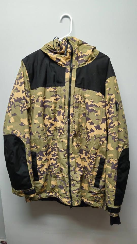 Armada men's camo insulated ski/snowboard jacket