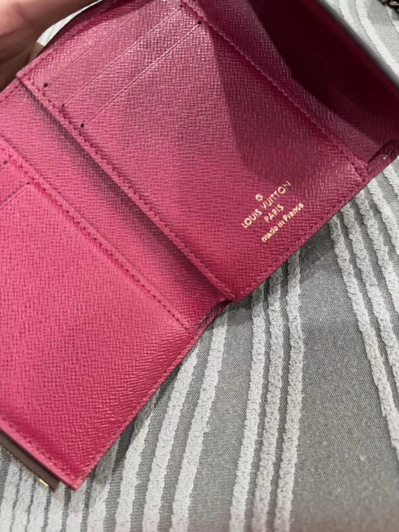 Louis Vuitton Lv Wallet Like New Size ONE SIZE - 3 Thumbnail