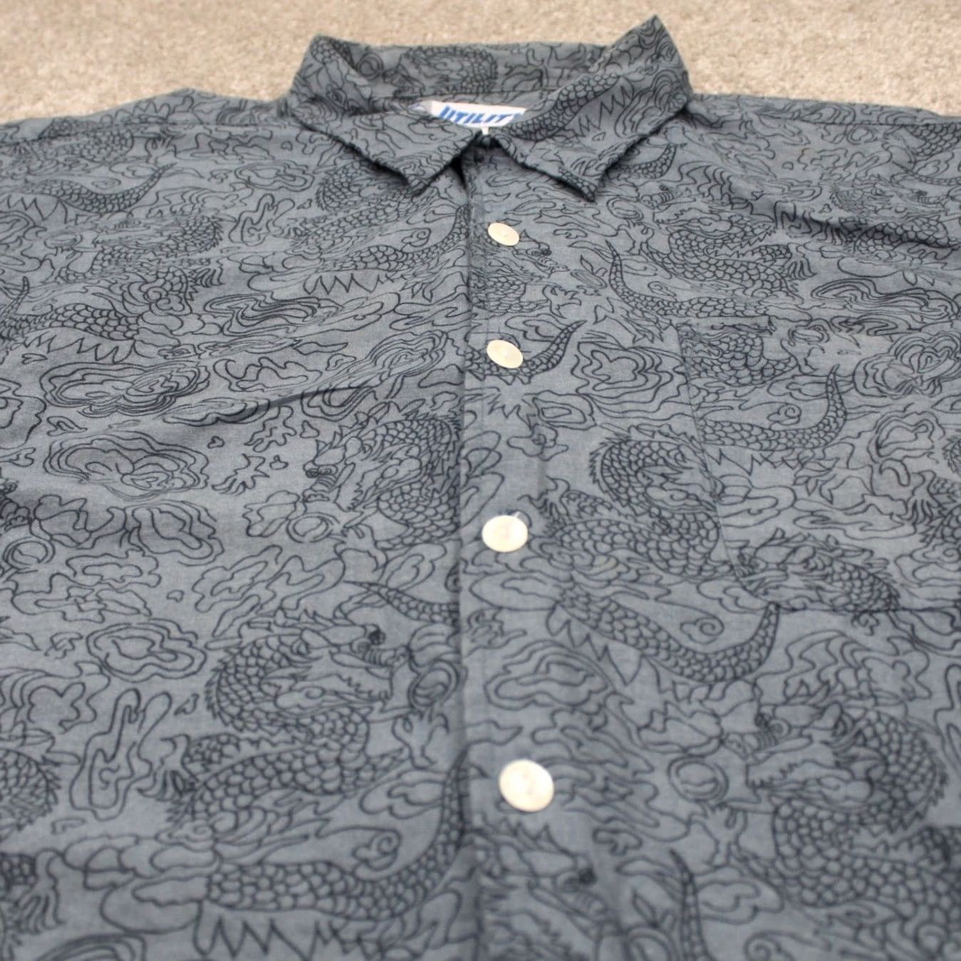 Vintage VINTAGE Utility Shirt Mens XL Blue Dragon Geometric Cotton/Rayon Short Sleeve Button Size US XL / EU 56 / 4 - 4 Thumbnail