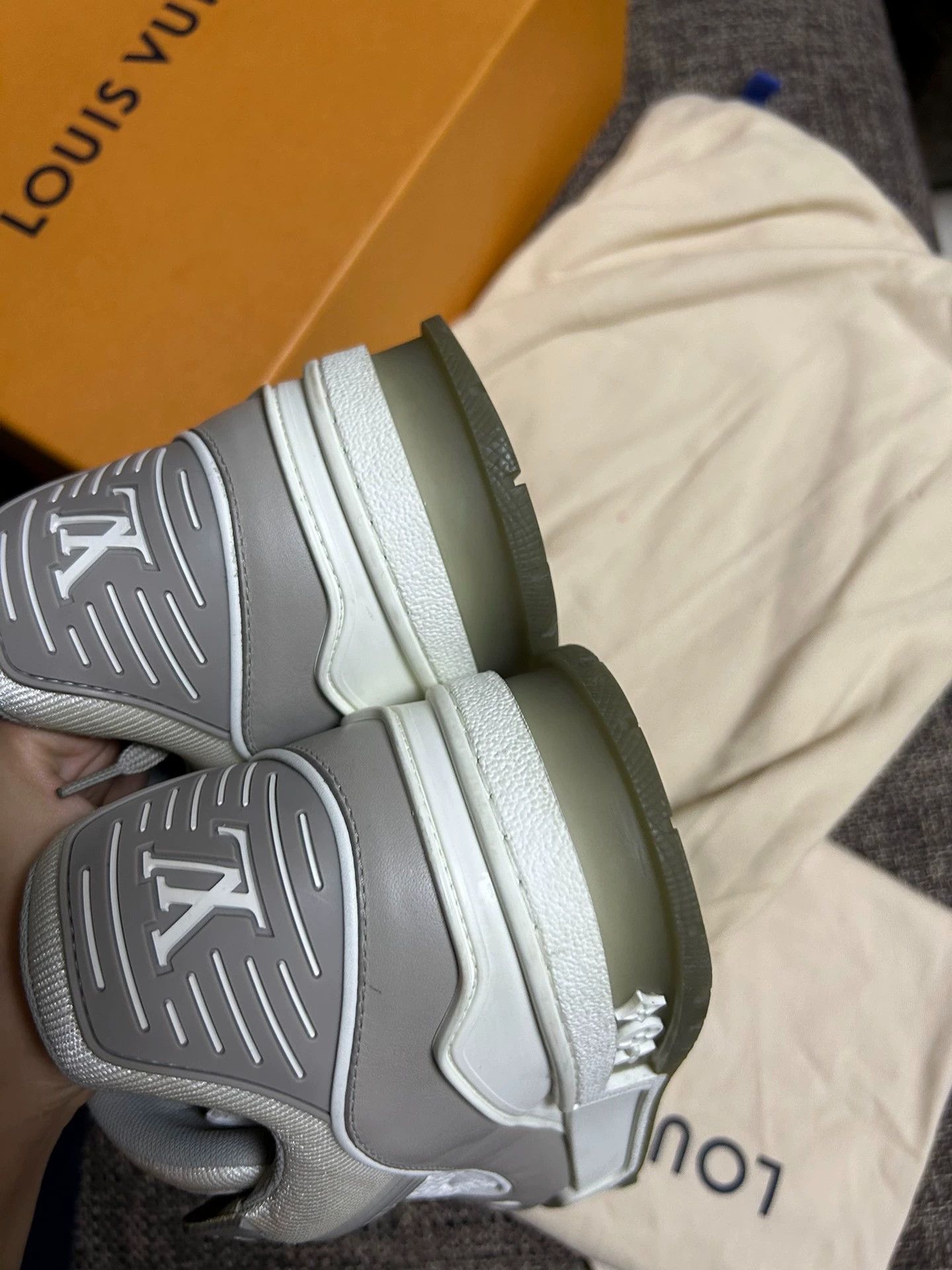Louis Vuitton LV Authentic Sneaker 41 Size US 8 / EU 41 - 2 Thumbnail