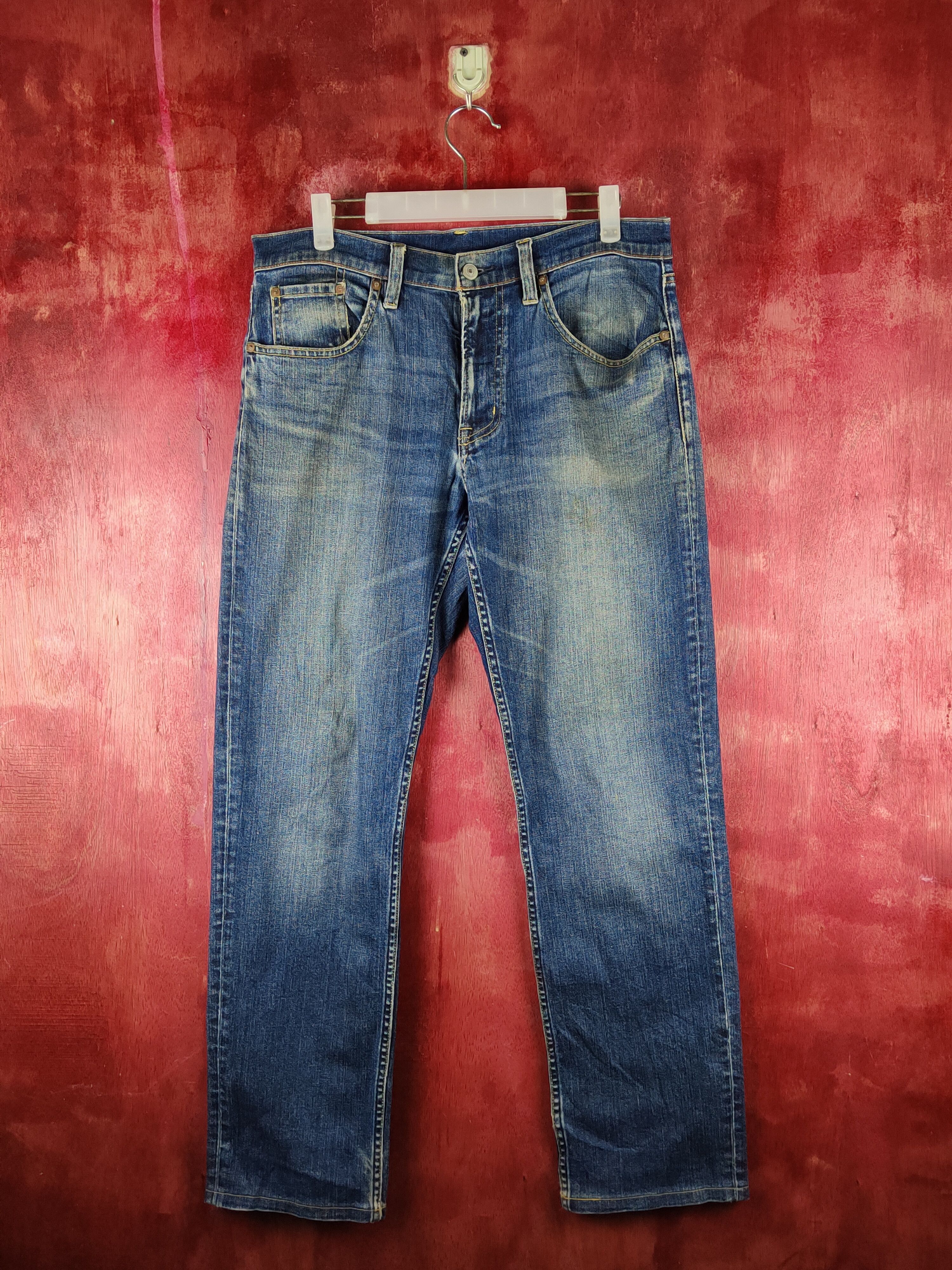 image of Distressed Denim x Vintage Blue Distressed Ripped Jeans S2335 in Blue Denim (Size 32)