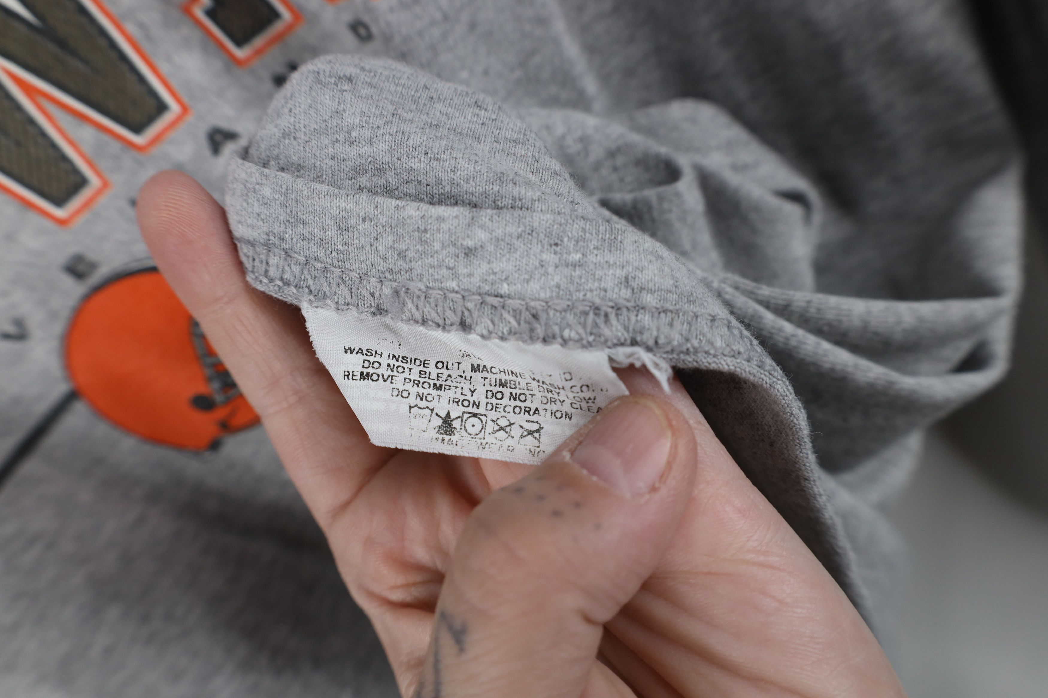 Vintage Vintage Y2K Cleveland Browns Football Long Sleeve T-Shirt Size US M / EU 48-50 / 2 - 12 Thumbnail