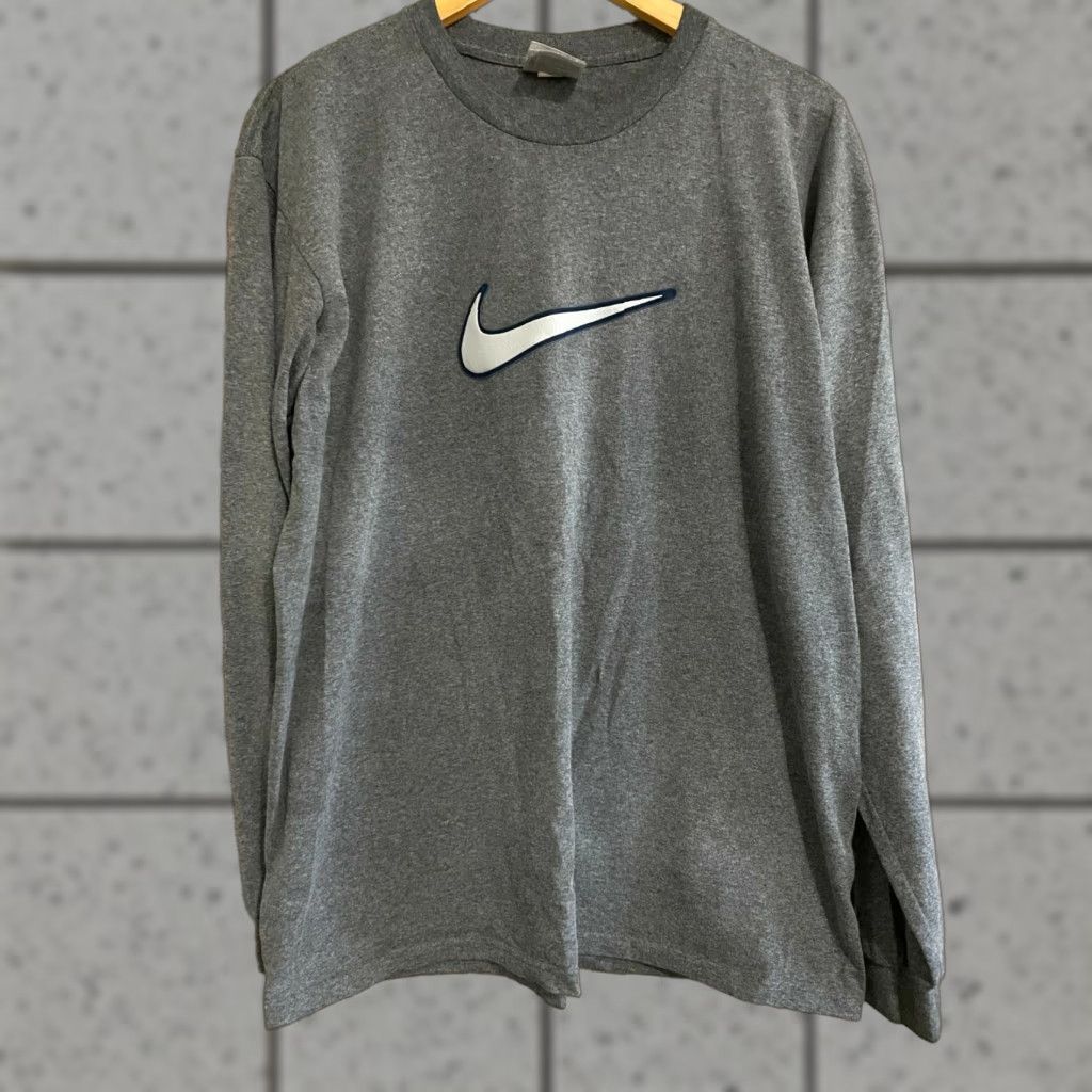 Nike VINTAGE Nike Gray Long Sleeve Adult L Swoosh Silver Tag Embroidered Crew Neck Shirt Size US L / EU 52-54 / 3 - 1 Thumbnail