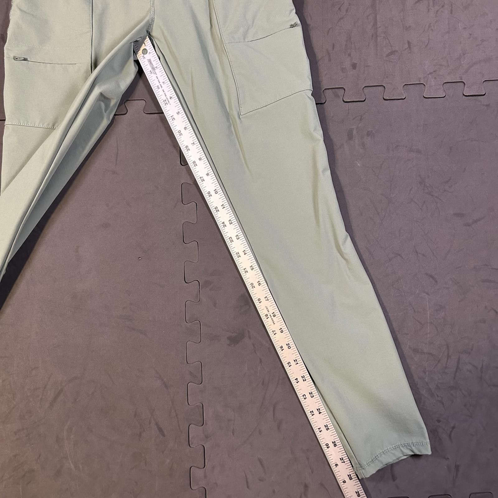 Fabletics Fabletics Women's jogger Pants Size Small olive green Size 28" / US 6 / IT 42 - 5 Thumbnail