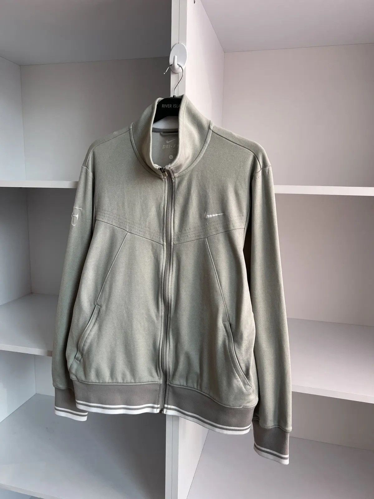 Nike × Vintage Vintage RF ROGER FEDERER GRAY NIKE TENNIS RARE JACKET Size US L / EU 52-54 / 3 - 3 Thumbnail