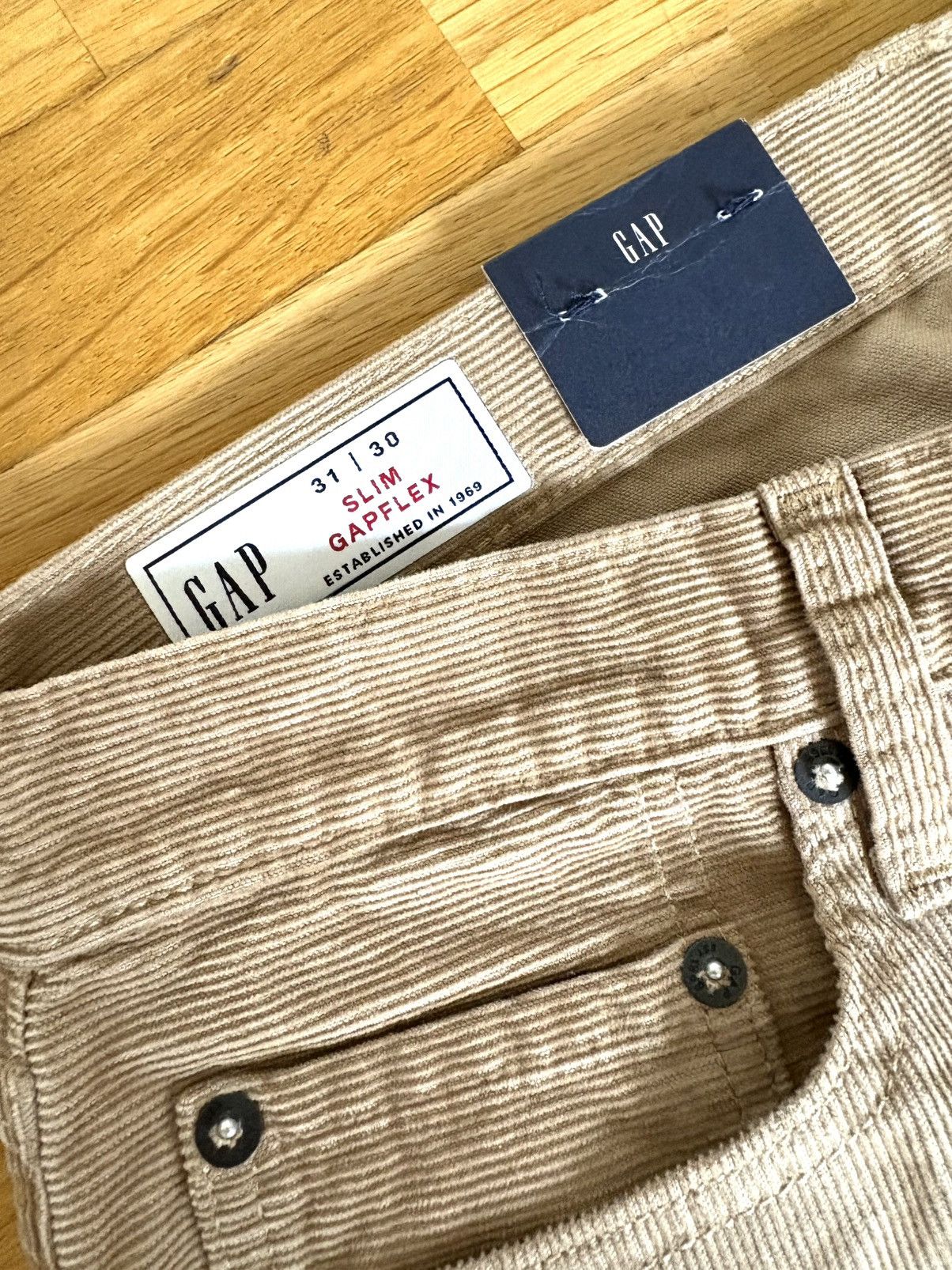 Gap Unworn GAP corduroy slim fit men pant - size 31 / 30 - beige Size US 31 - 2 Thumbnail