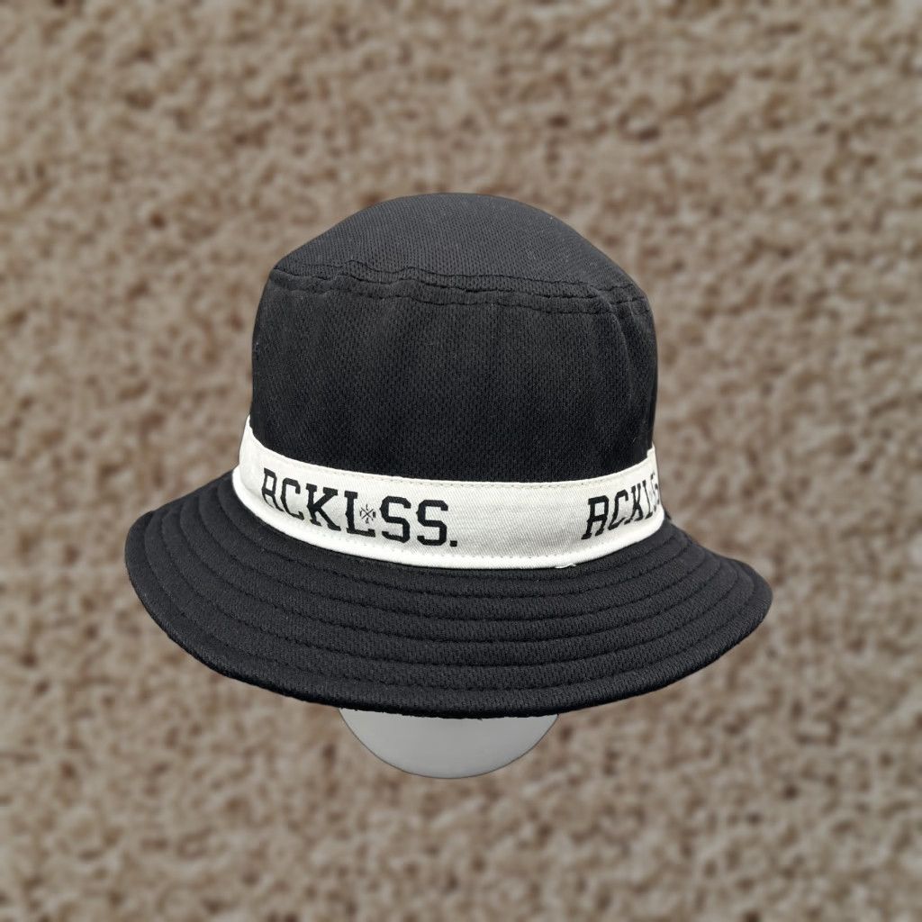 Vintage Young & Reckless Bucket Hat Black 100% Polyester Adult One Size Beach Outdoor Size ONE SIZE - 1 Thumbnail