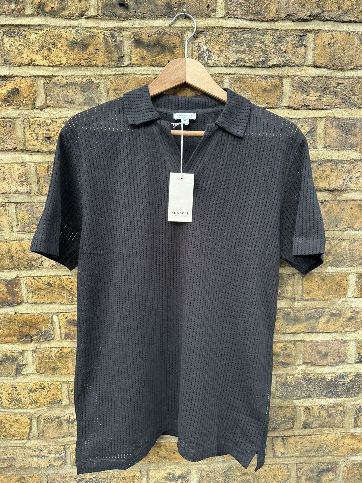 Sunspel Men’s Linear Mesh Polo in Black BRAND NEW Size US M / EU 48-50 / 2 - 1 Thumbnail