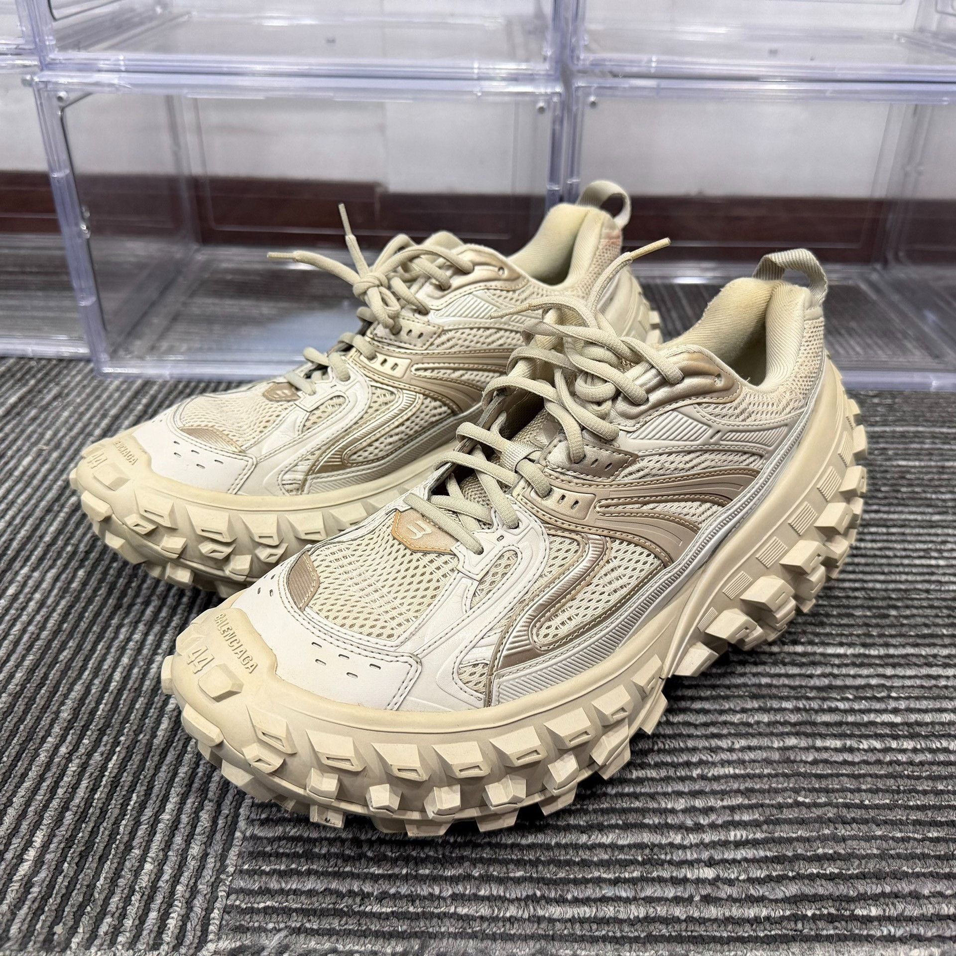 Balenciaga Balenciaga Brown Lowtop Sneakers 10.5 Men Size US 10.5 / EU 43-44 - 1 Thumbnail