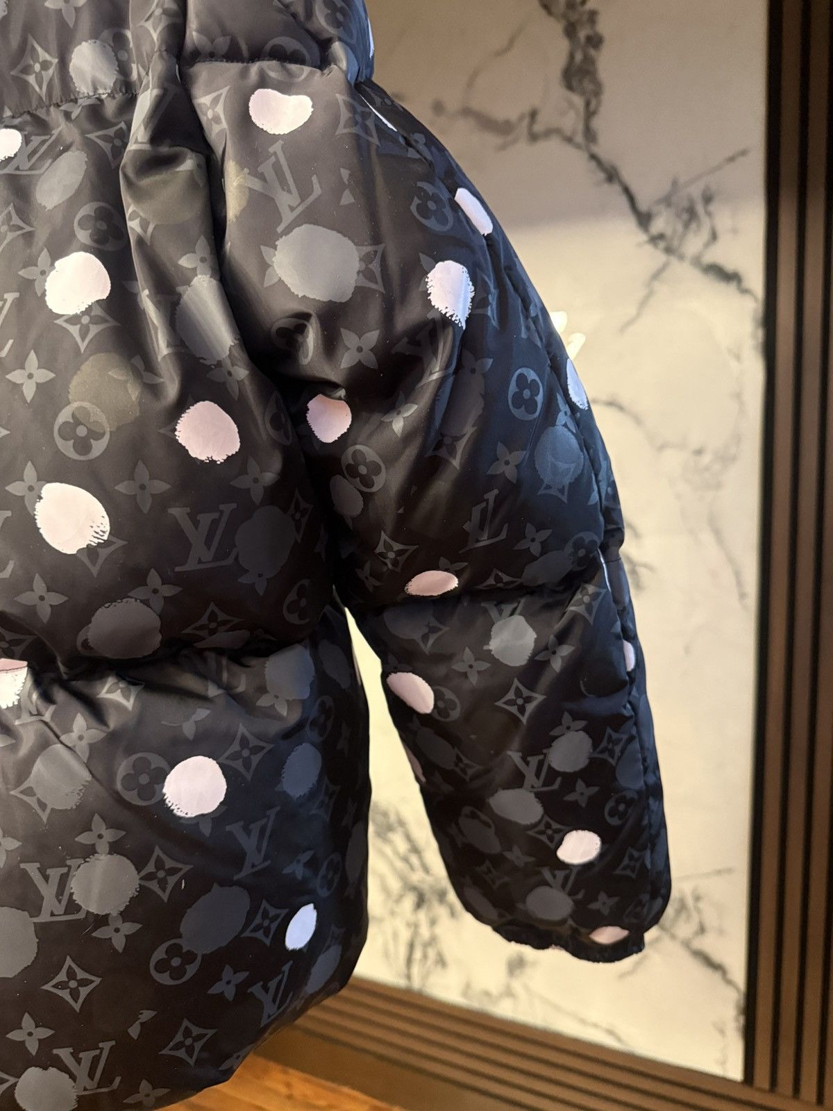 Louis Vuitton × Yayoi Kusama Louis Vuitton X Yayoi Kusama Puffer Jacket Size 52 / Large Size US L / EU 52-54 / 3 - 21 Thumbnail
