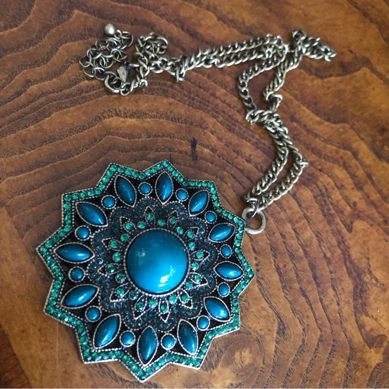 Jewelry Ballet rich emerald stone covered amulet necklace Size ONE SIZE - 8 Thumbnail