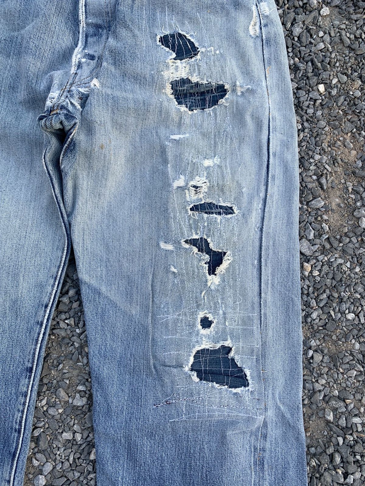 Levi's Vintage Clothing VINTAGE LEVI'S 501 BIG E #555 SELVEDGE DISTRESSED DENIM Size US 30 / EU 46 - 14 Thumbnail
