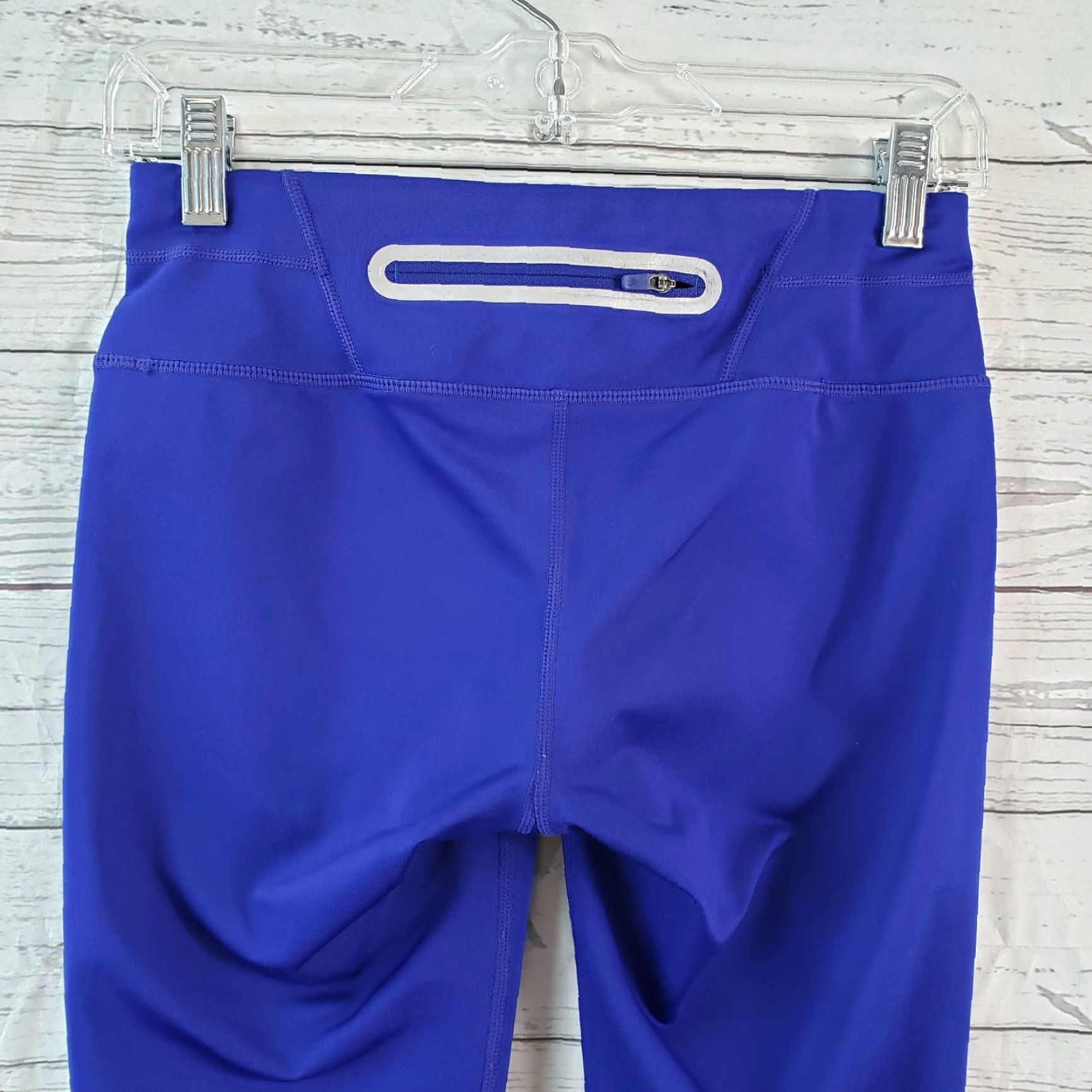 Athleta Athleta Womens Sonar Capri Leggings Sz Small Blue Zip Pocket Leggings Womens Small Capri Blue Zip Pocket Size 28" / US 6 / IT 42 - 4 Thumbnail